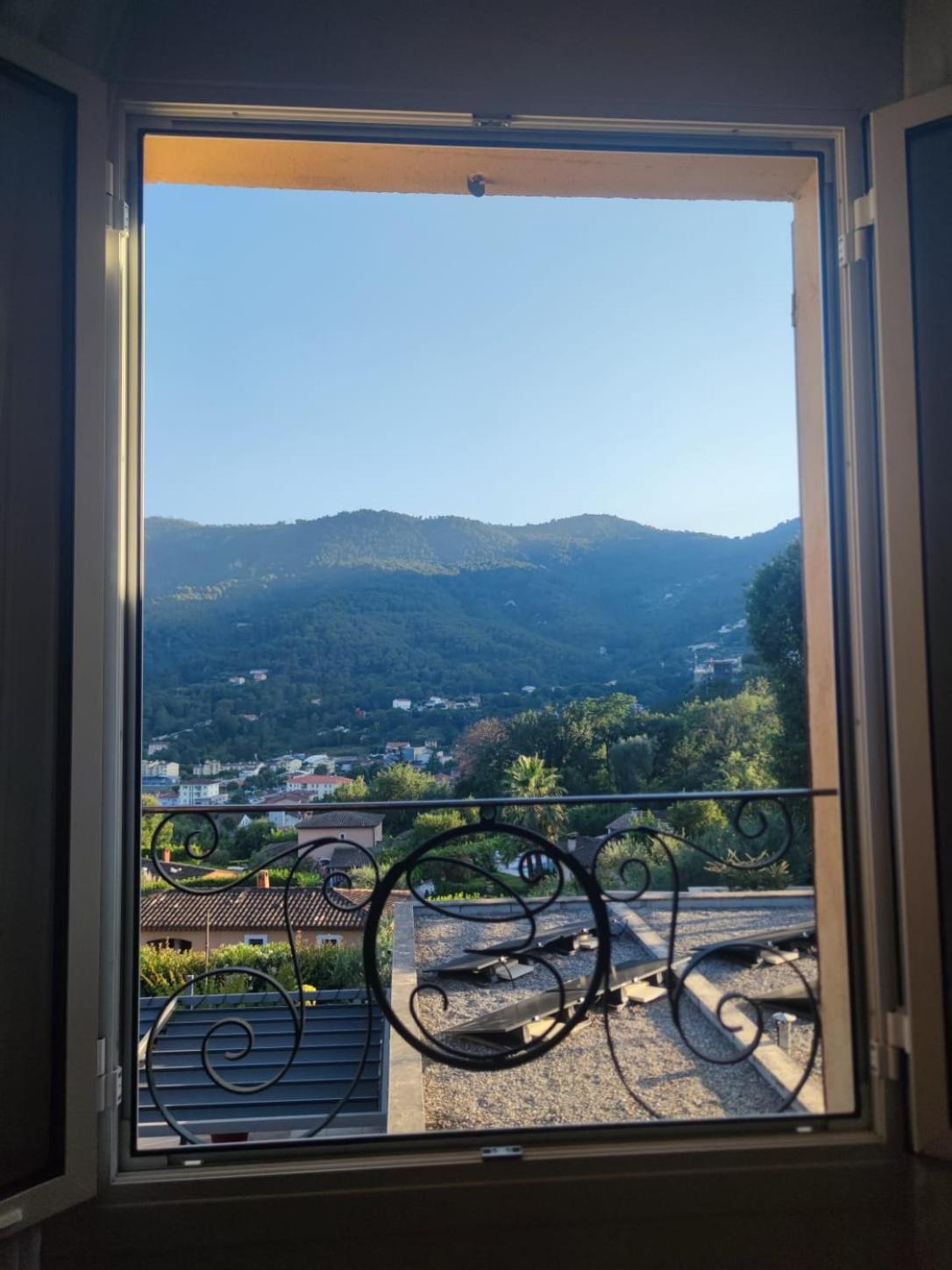 Le Magnolia Contes (Alpes-Maritimes)